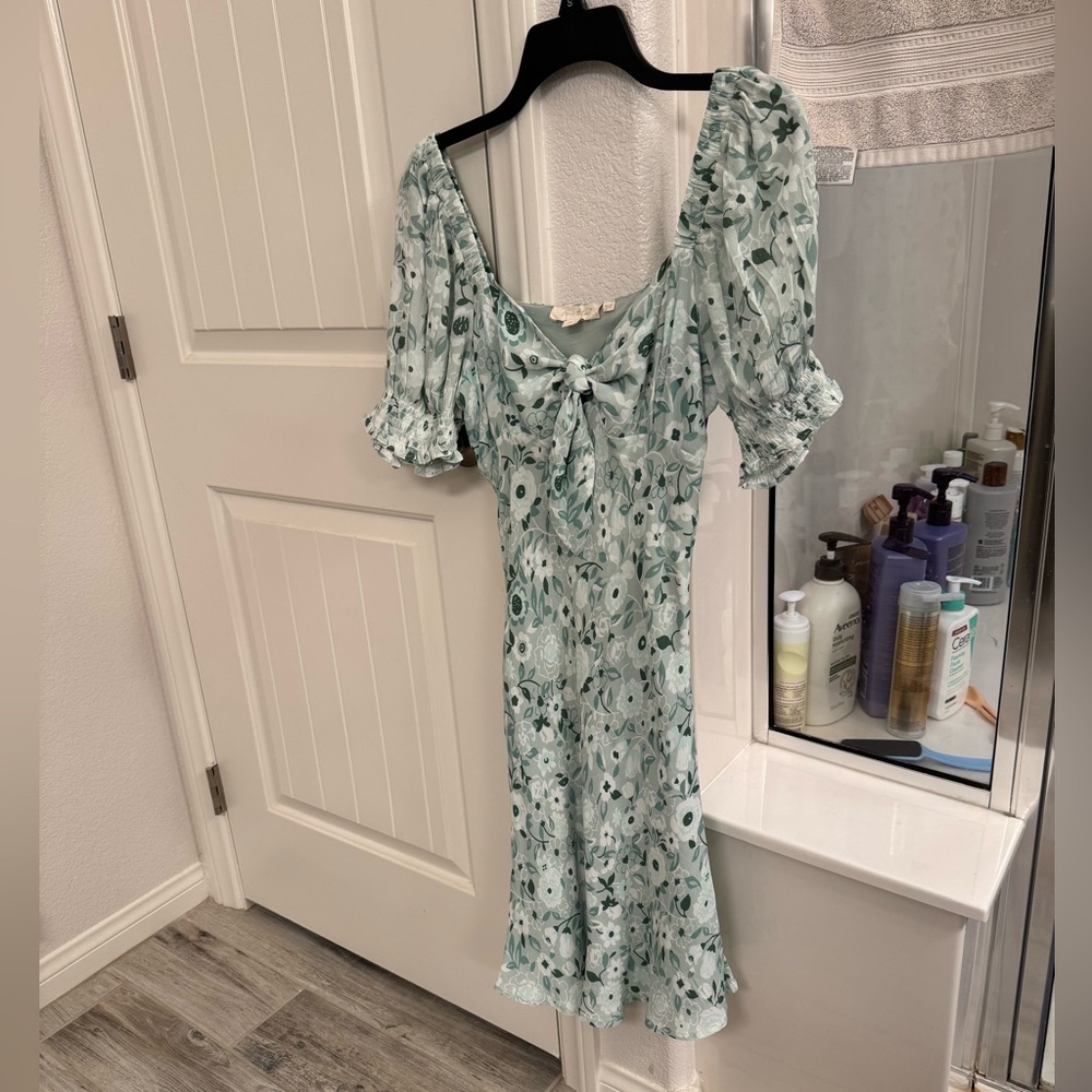 Puff sleeve floral midi dress